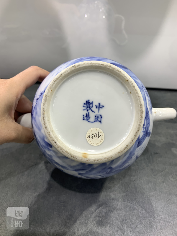 清晚期青花山水楼阁纹壶 - 图11